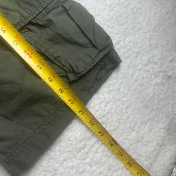 Gap Gapkhakis Loose Fit Cargo Shorts Mens XS Green utility Crocodile 279454-03 - Picture 9 of 9
